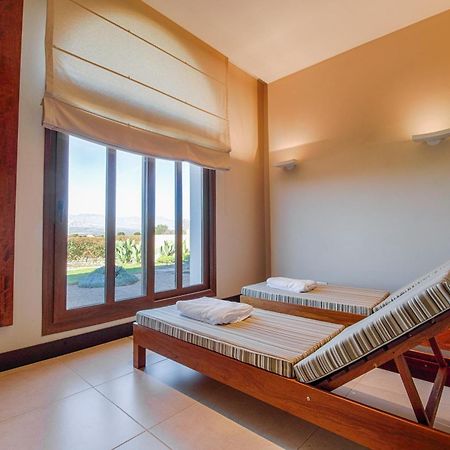 Hotel Grace Cafayate Esterno foto A room at the spa