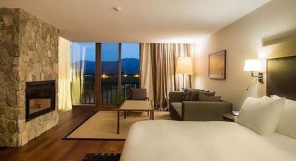 Hotel Grace Cafayate Esterno foto A room at the hotel
