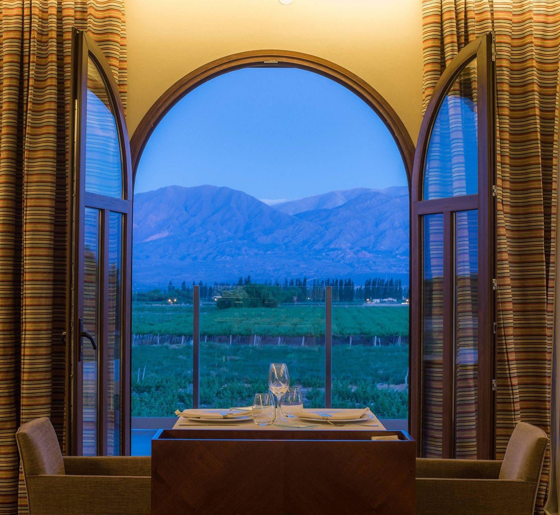 Hotel Grace Cafayate Esterno foto View from the restaurant